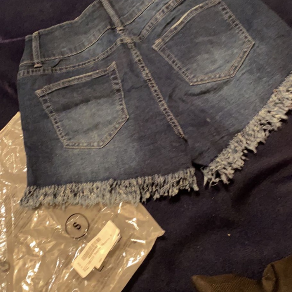Clothes - Picture 6 of 7